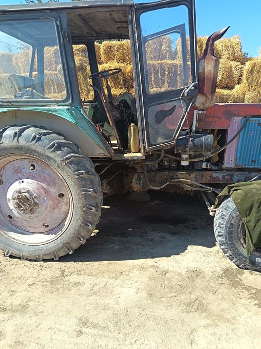 Traktor sotiladi