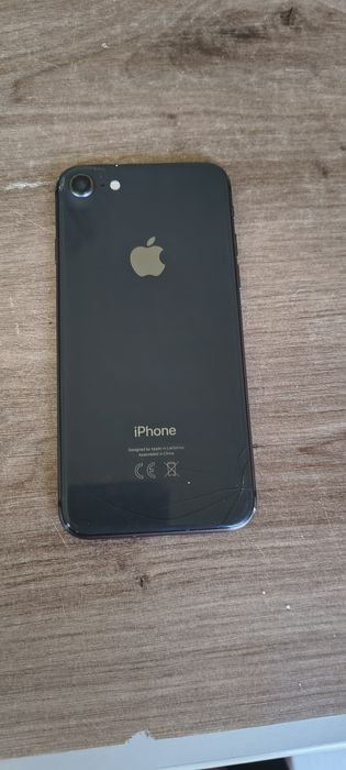 Vând telefon iPhone 8 64Gb 76 baterie
