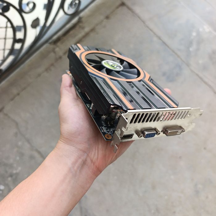 GTX 750 2gb Video karta, holati yaxshi aybi yoʻq