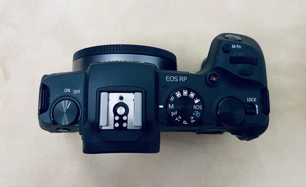 Canon RP, ca nou, in garantie, cu acumulator de rezerva si card