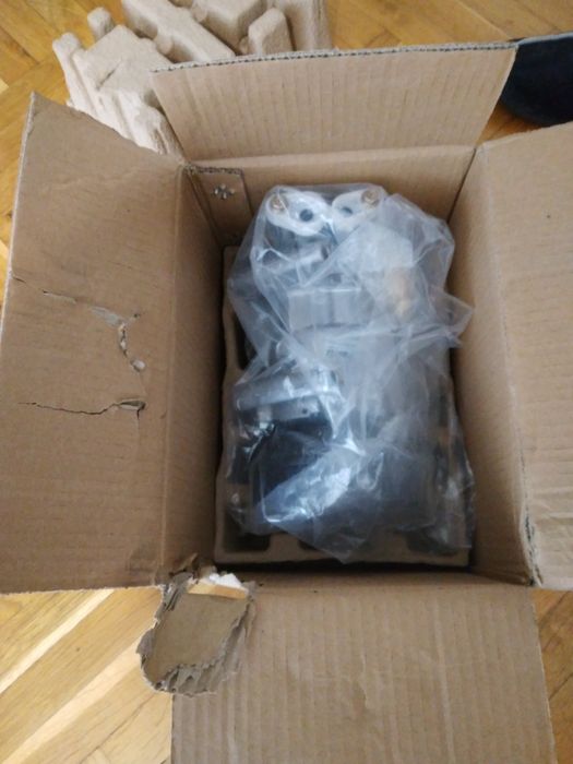 НОВ Компресор за климатик за Рено Сценик 2