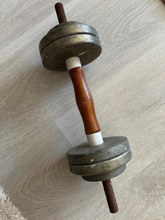 Тренировочный гантель