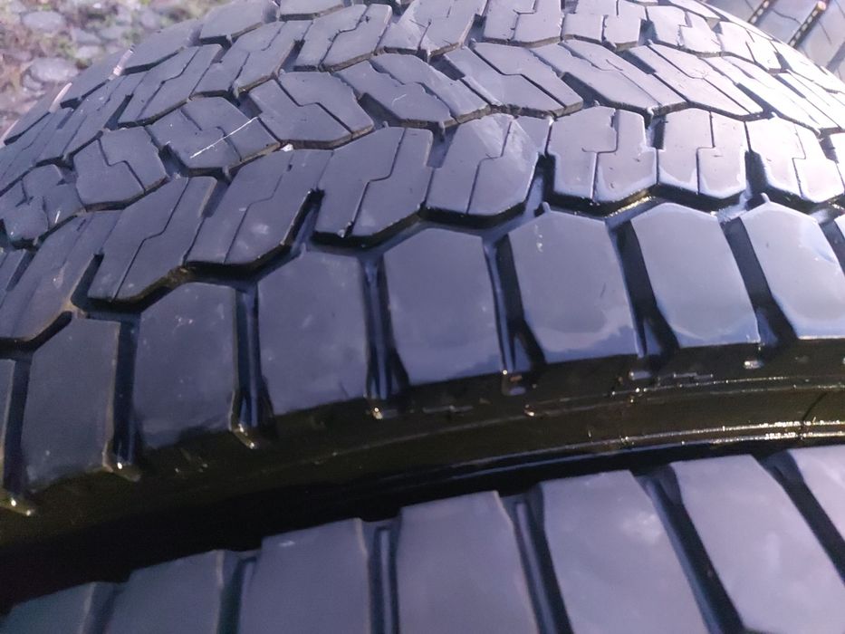 265/70R19.5 Michelin 4 броя