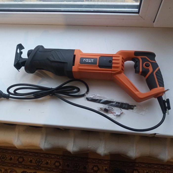 Сабельная пила фирма Razz