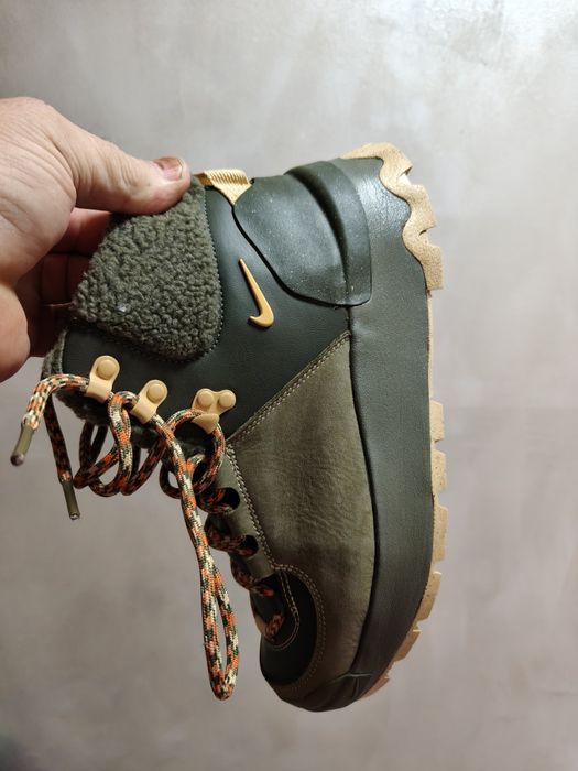 De vânzare Bocancii Nike îmblăniți