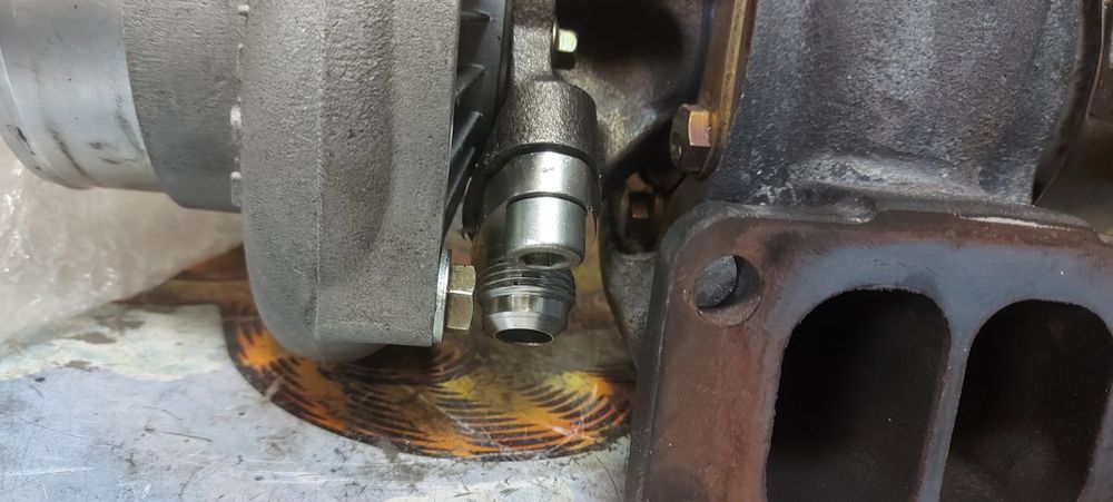 Продавам турбокомпресор китайско копие на Гарет GT 3584.