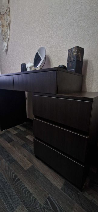 Рабочий/ туалетный стол