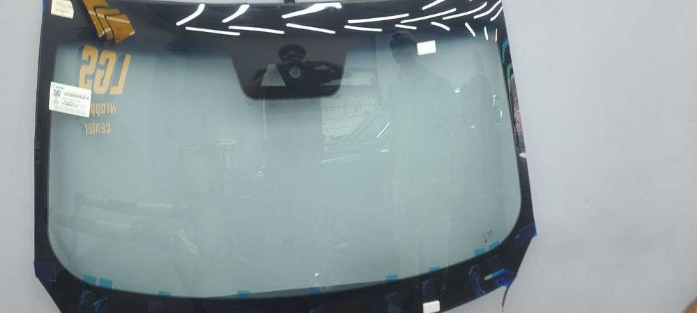 Hongqi HS5 lobovoy steklo Leader Gless Servicedan