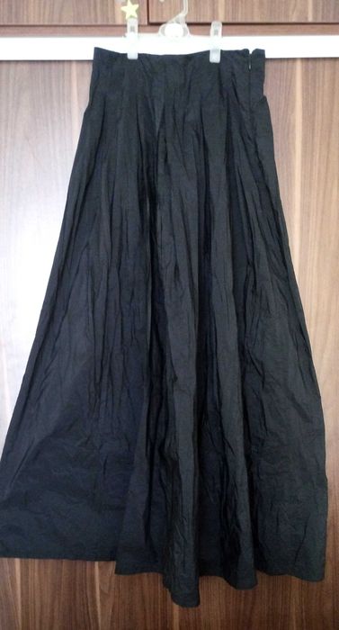 Дълга черна пола