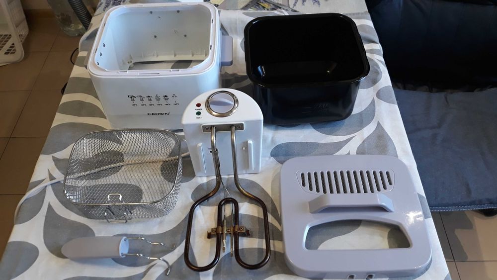 Фритюрник CROWN разглобяем подходящ за съдомиялна