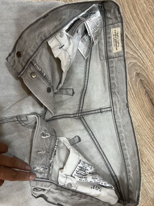 Levis джинсы брендовые в идеальном состоянии