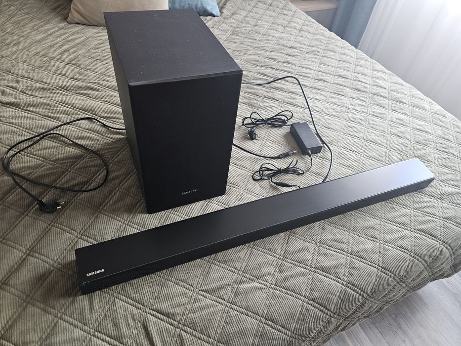 Soundbar Samsung HW-R530/EN, 2.1, 290W Wireless Dolby Черен