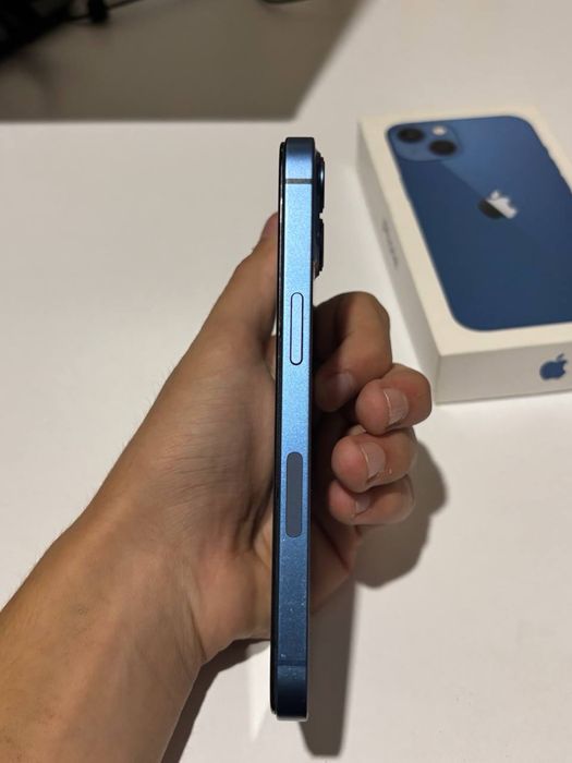 Телефон Iphone 13