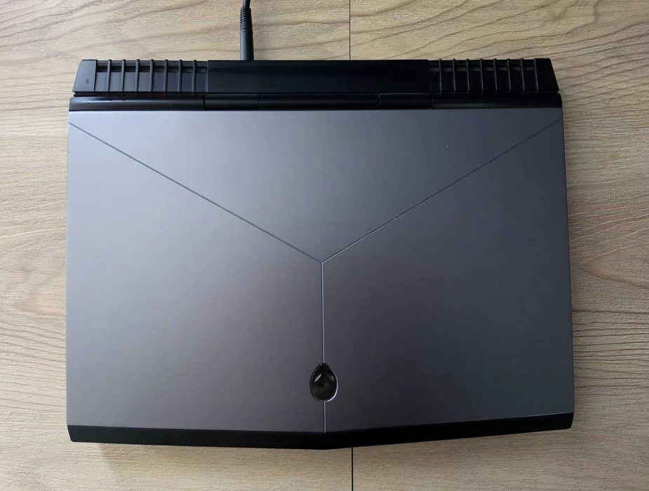 Продаётся Alienware 15 R3