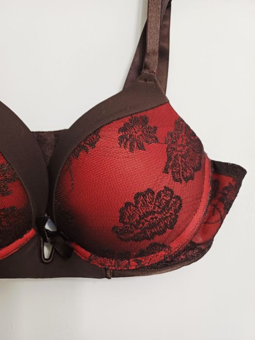 Triumph    сутиен 75 A