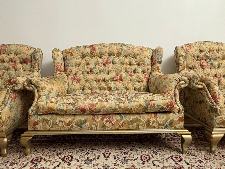 Продаётся диван + 4 кресло