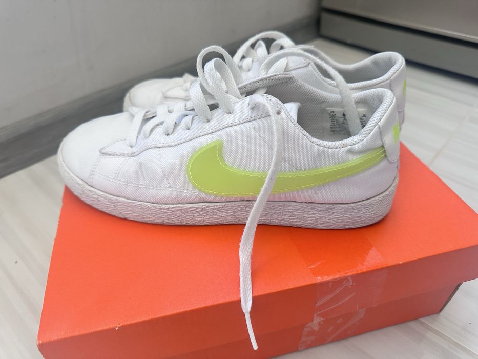 Маратонки Найк.