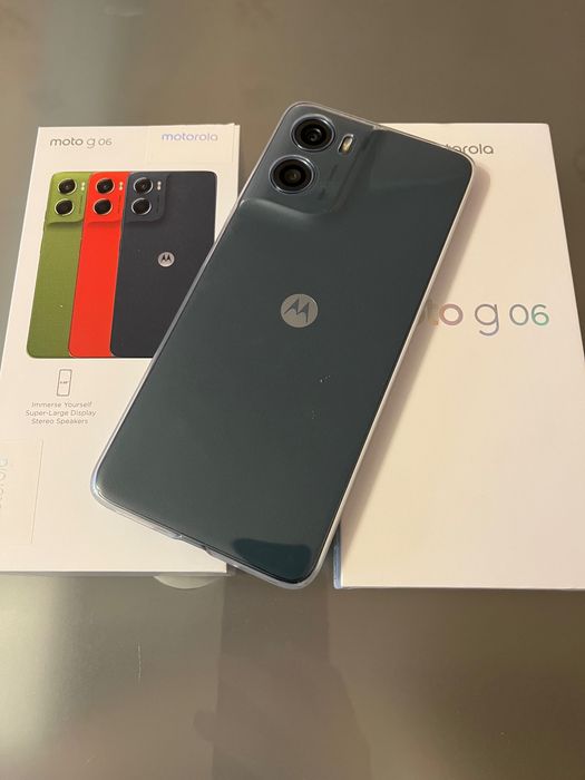 Мобилен телефон Motorola g06 син