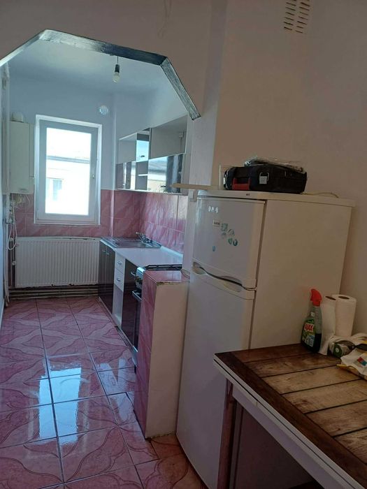 Închiriez apartament