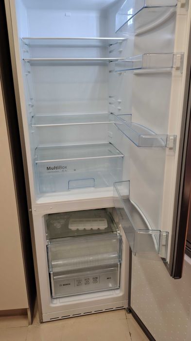 холодильник BOSCH