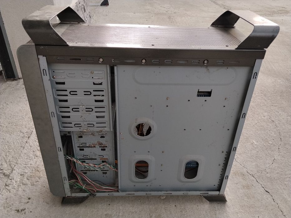 Unitate PC pt piese