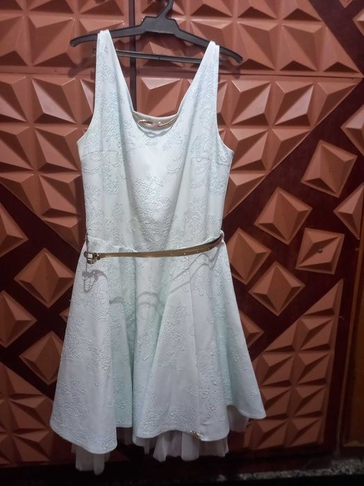 Официална рокля Lucy