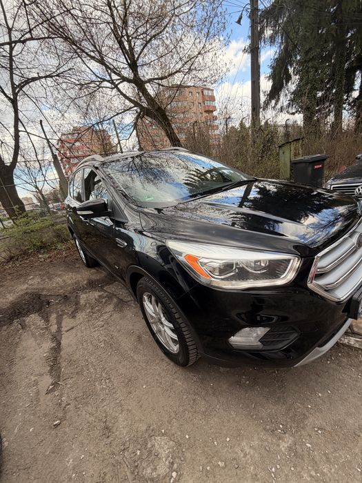 Vand urgent sau schimb Ford Kuga