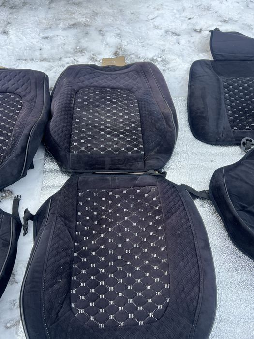 Продам чехлы на  авто