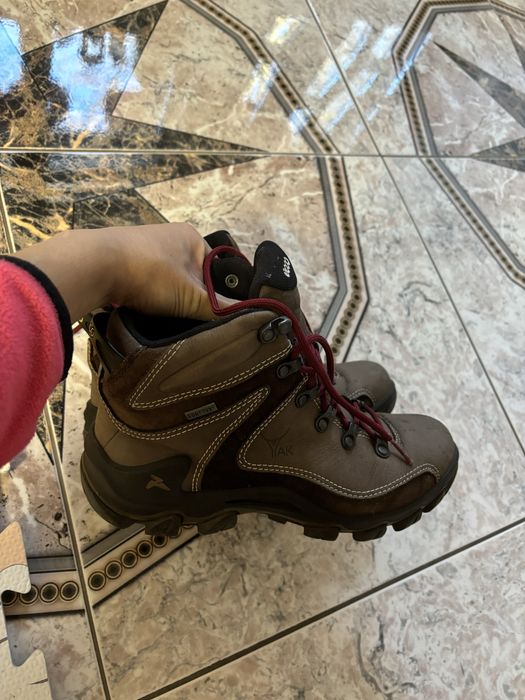 Bocanci de dama Ecco 38