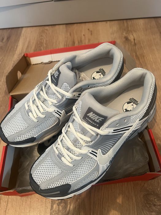 Продам кроссовки Nike