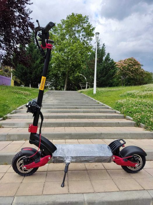 Trotineta electrica cu doua motoare impecabila - 60v18ah viteaza 80 km autoomie 80-90 2600w