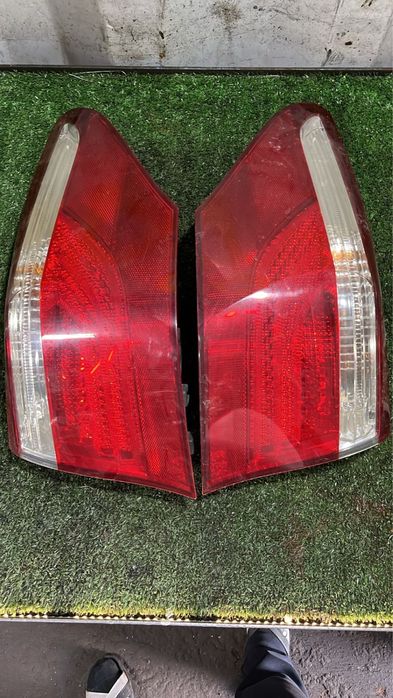 Привозные задние фонари LS460 Lexus  2010.