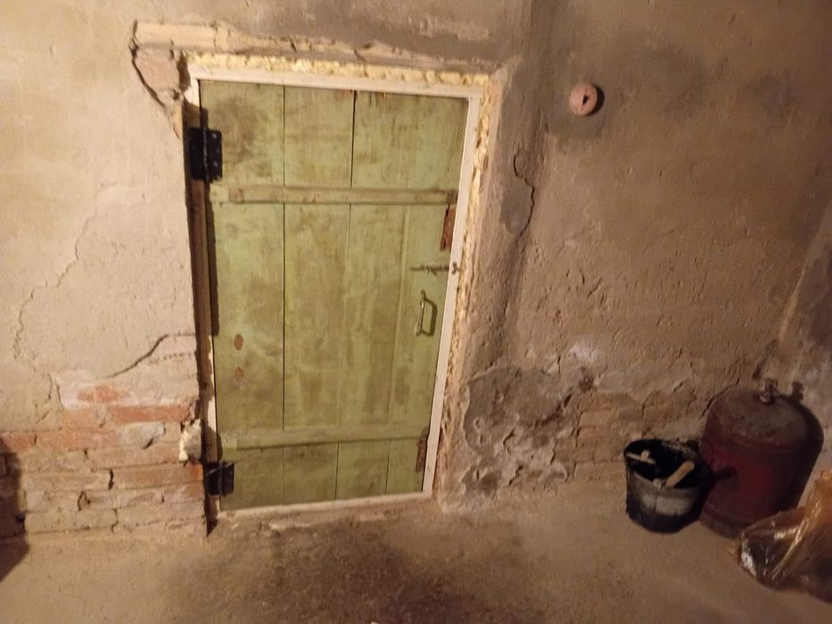 Продам  гараж  Восток- Прибор