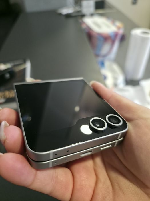 Samsung galaxy z Flip 6