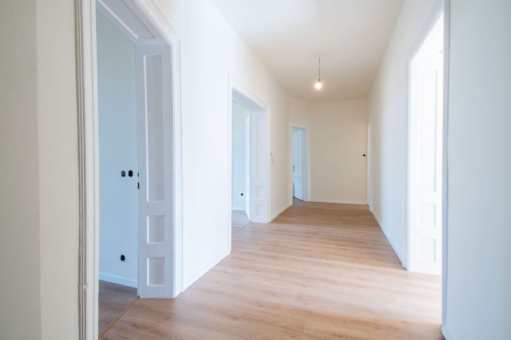 Продава се Многостаен апартамент в София, Център - 126 кв.м за 1518 €/кв.м - Снимка #9