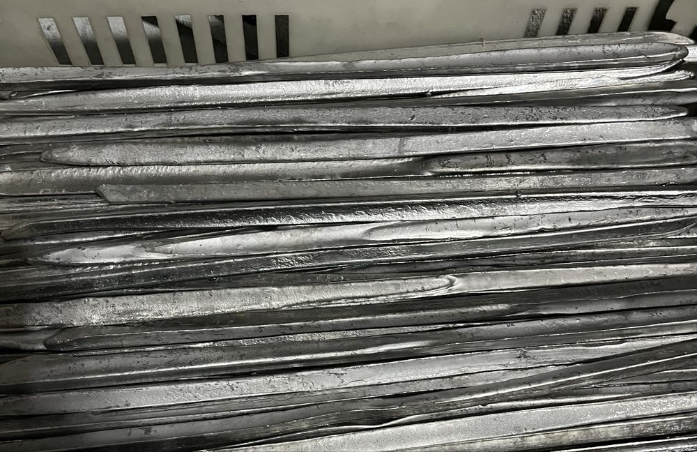 Vând cositor bare Lp 40   Lei  89/kg