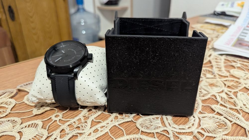 Ceas bărbătesc negru, stare foarte bună + cutie originală