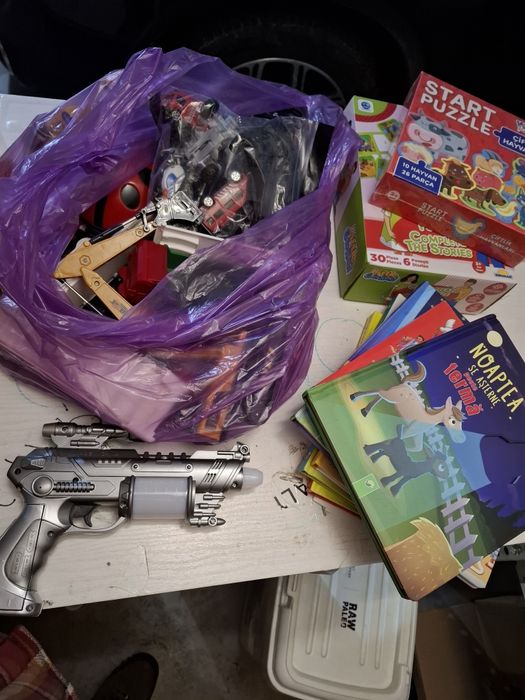 Lot carti, jocuri si jucarii