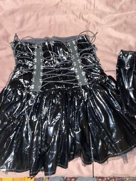 Лачени Поли и сценични горнища