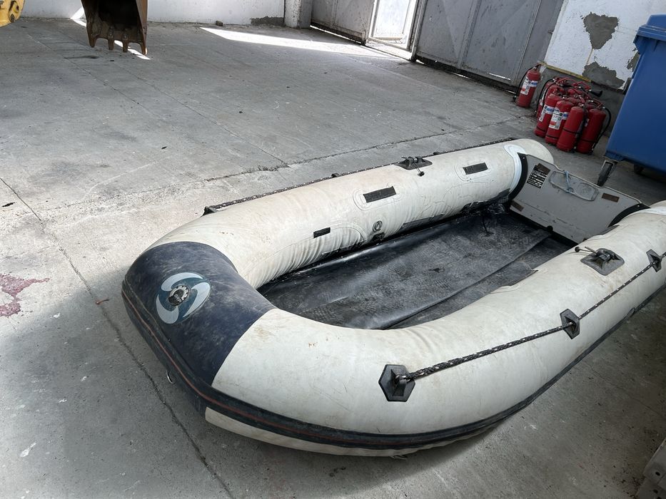 Barca gonflabila Yamaha 330