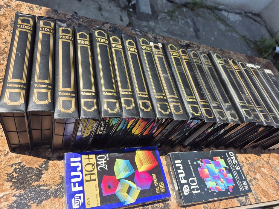 Vând Lot 45 casete video VHS originale Fuji de  la 30-240 minute colectie de filme diferite genuri