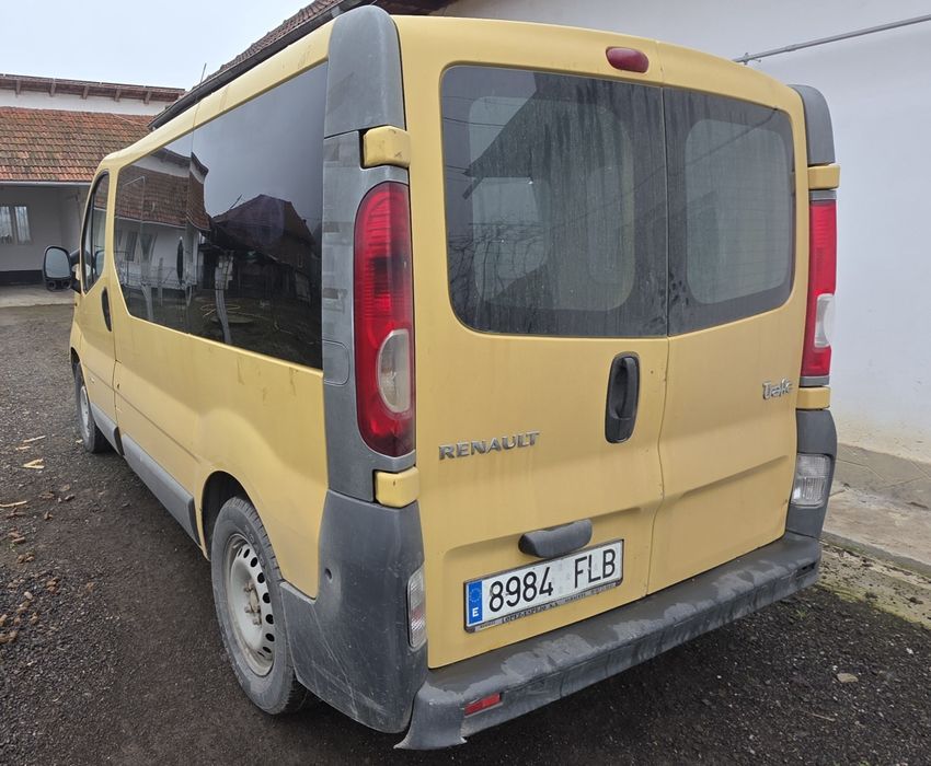 Renault trafic .