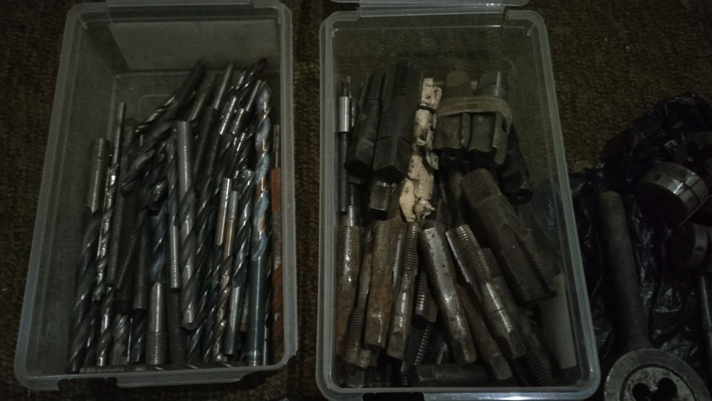 Сверла, метчики,лерки.