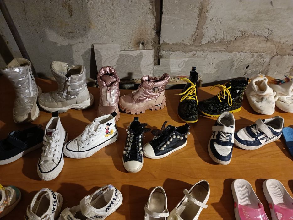 Продам детскую обувь