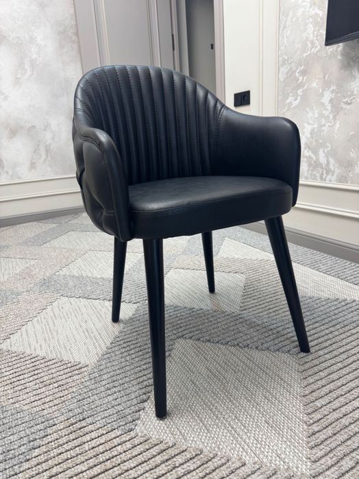 Стул, кожанный черный