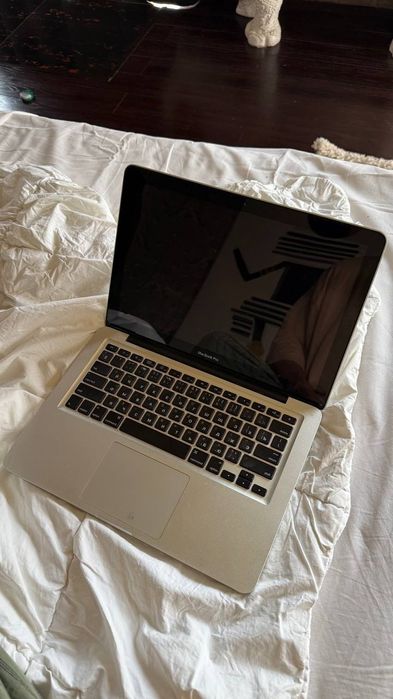 MacBook Pro 13,,,