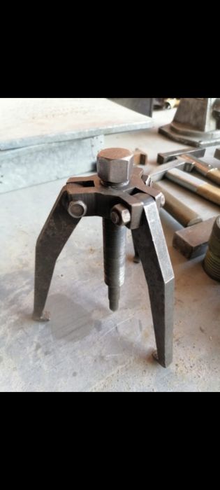 Молотки вшевные, призма, съёмник.