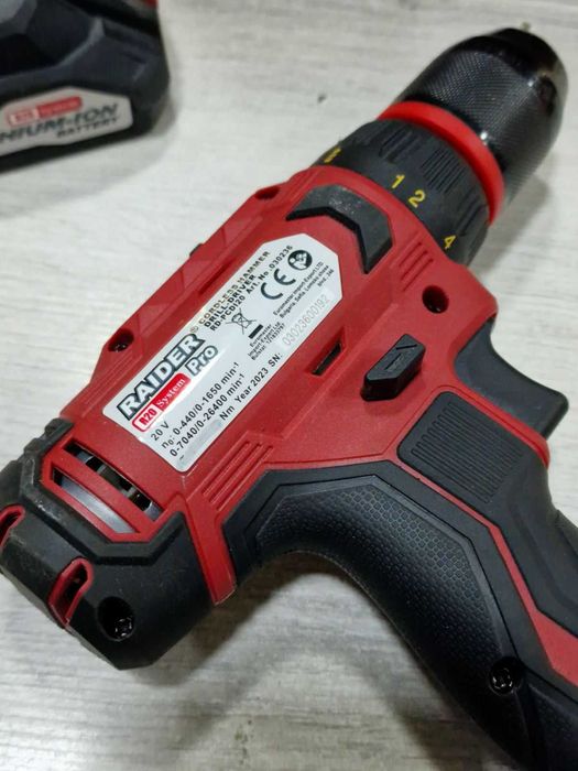 Акумулаторен винтоверт Raider RDP-PCDI20, с батерия, зарядно и куфар