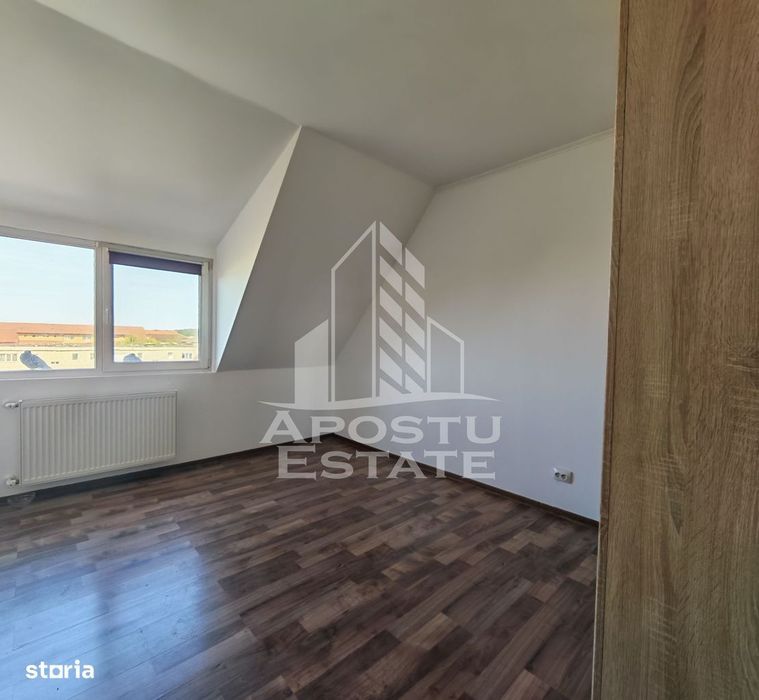 Apartament cu 3 camere, de vanzare, centrala proprie, zona Lipovei