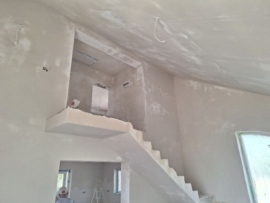 Servicii profesionale glet mecanizat și vopsitorii